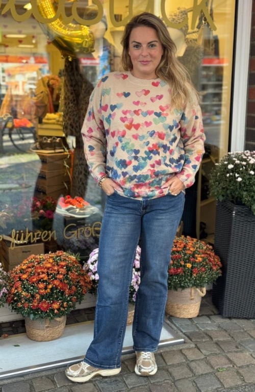 Wunderschöner Pullover mit Herzen